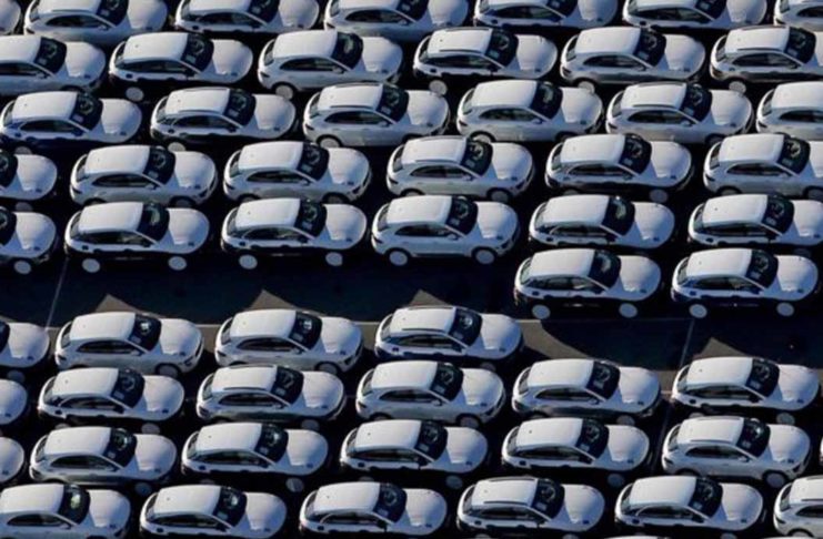 In Italia crescono le auto elettriche ma i grandi d’Europa restano lontani Competitività e occupazione, in arrivo sul mercato Ue auto elettriche low cost SUV giapponesi Niente tagli alle accise e niente bonus ma più mobilità sostenibile. Le proposte di Euromobility