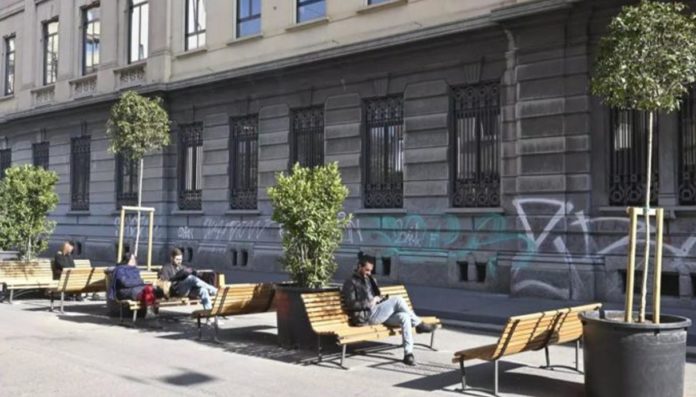 Milano, la piazza scolastica di via Sacchini diventa un’oasi verde Milano, la piazza scolastica di via Sacchini diventa un’oasi verde