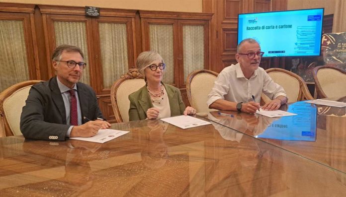 Bari accordo Comune Amiu Puglia Comieco riciclo carta cartone Bari accordo Comune Amiu Puglia Comieco riciclo carta cartone