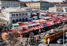 Caldo a Torino, appello per chiudere i mercati un’ora prima Caldo a Torino, appello per chiudere i mercati un'ora prima