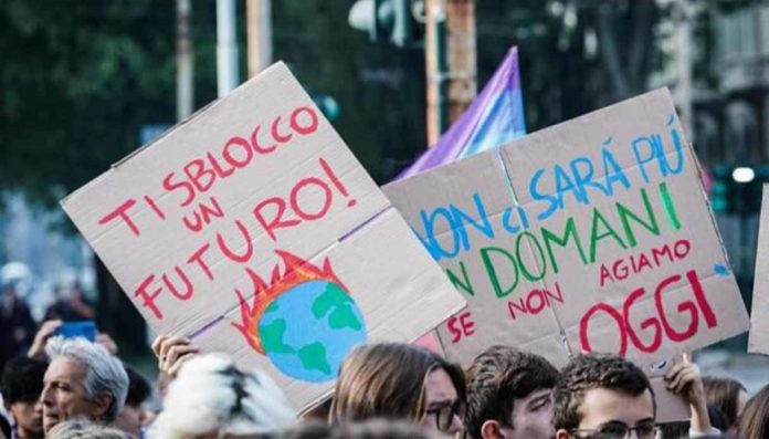 L’84% degli italiani considera la transizione ecologica un obiettivo cruciale L’84% degli italiani considera la transizione ecologica un obiettivo cruciale
