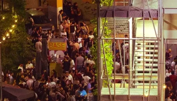 Milano BASE aperta agosto rifugio climatico