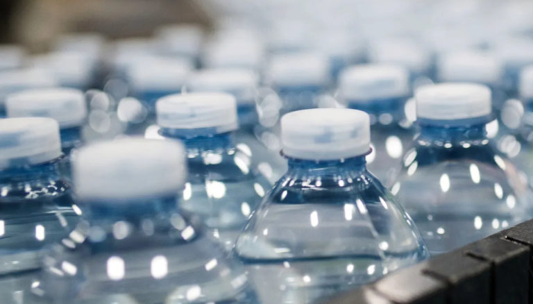 Crisi plastica, Legambiente Veneto: no all'incenerimento come soluzione strutturale Crisi plastica, Anci e Utilitalia a Pichetto Fratin: necessario tavolo permanente Crisi riciclo plastica, prosegue confronto con filiera e Regioni Sei raccomandazioni per la plastica riciclata Ue