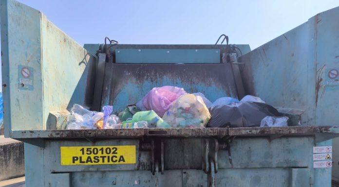 Puglia. Plastica stoccata nei centri comunali di raccolta rifiuti per tamponare la crisi