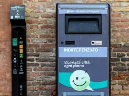 Bologna, nuovi contenitori per raccogliere i mozziconi di sigaretta