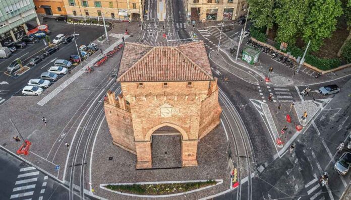 Bologna, tram- al via lo smontaggio dei cantieri e il ripristino della viabilità Bologna, tram: al via lo smontaggio dei cantieri e il ripristino della viabilità