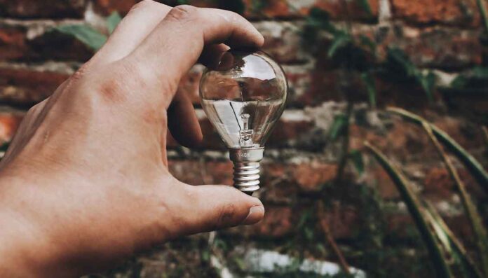 Risparmio energetico, i 10 errori che (quasi) tutti fanno in casa senza saperlo Risparmio energetico, i 10 errori che (quasi) tutti fanno in casa senza saperlo