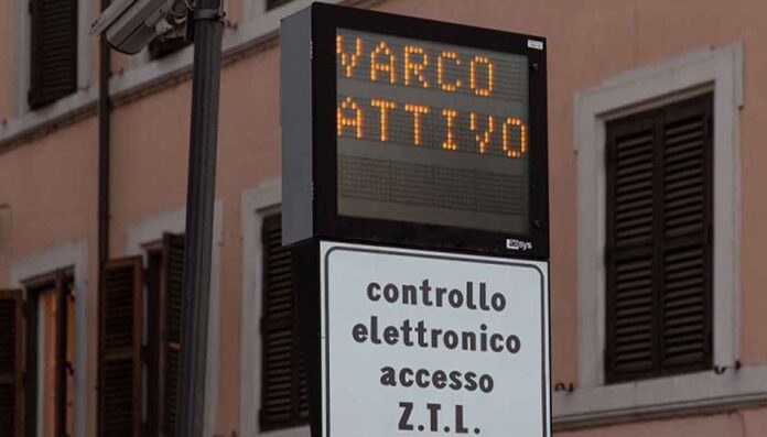 Roma, Ztl del centro storico: ridotti gli ingressi quotidiani