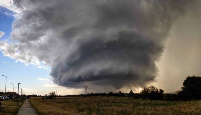 Clima, Anbi lancia l’allarme- in Italia 42 tornado in cinque giorni Clima, Anbi lancia l’allarme: in Italia 42 tornado in cinque giorni