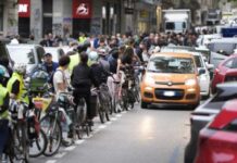 Controviali di corso Regina chiusi, la richiesta dei ciclisti al Sindaco di Torino Controviali di corso Regina chiusi, la richiesta dei ciclisti al Sindaco di Torino