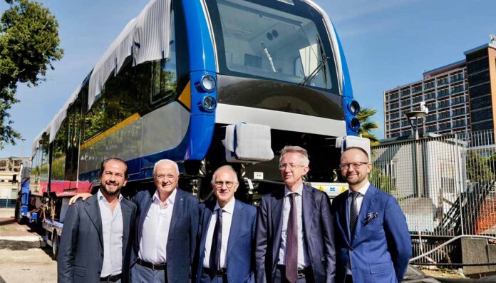 Napoli, arriva il primo nuovo treno della Linea 6 della metropolitana