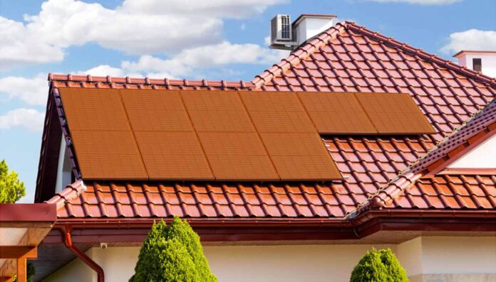 Pannelli fotovoltaici rossi per centri storici e vincoli paesaggistici- Pannelli fotovoltaici rossi per centri storici e vincoli paesaggistici: