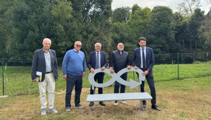 Pordenone, al Parco del Seminario arriva Steelosa®, la panchina in acciaio riciclato Pordenone, al Parco del Seminario arriva Steelosa®, la panchina in acciaio riciclato
