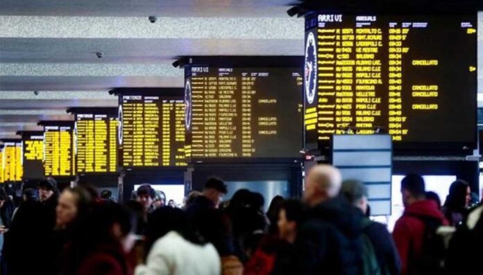 Sciopero generale 30 ottobre contro carovita e riarmo- treni, scuole e servizi fermi Sciopero generale 30 ottobre contro carovita e riarmo: treni, scuole e servizi fermi