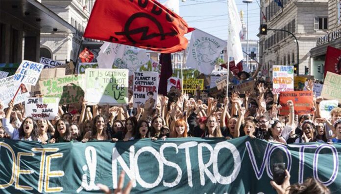 Venerdì 16 ottobre, sciopero per il clima in tutta Italia Venerdì 16 ottobre, sciopero per il clima in tutta Italia