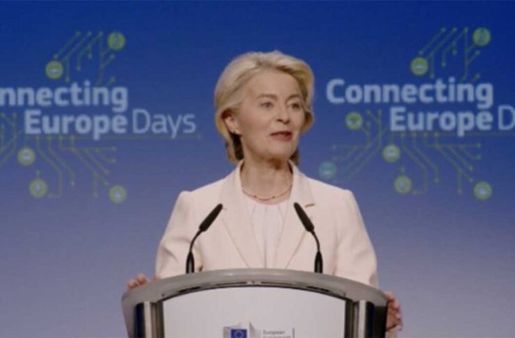 Von der Leyen su trasporti Ue: "Nuove infrastrutture dovranno resistere a cambiamenti climatici"